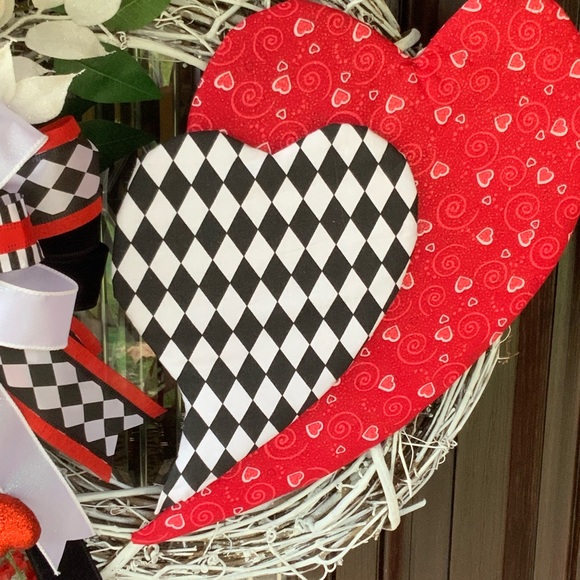 Valentine’s Day’s Wreath - Picture 2 of 4